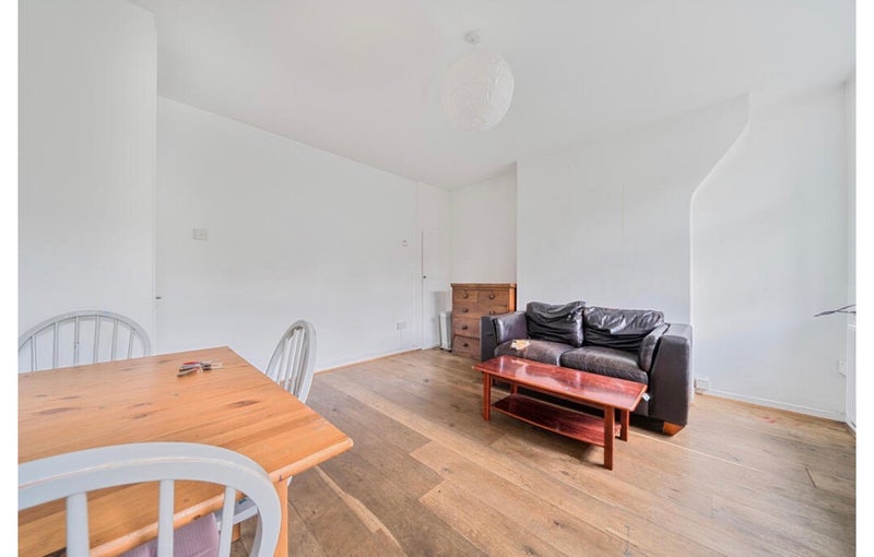 Flat Tyers Terrace in Greater London