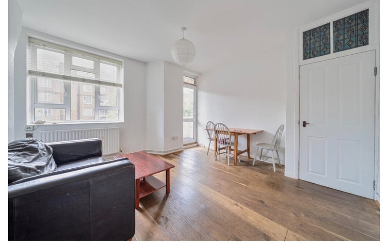 Flat Tyers Terrace in Greater London