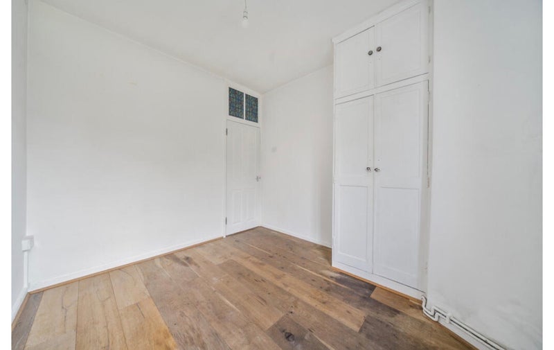 Flat Tyers Terrace in Greater London