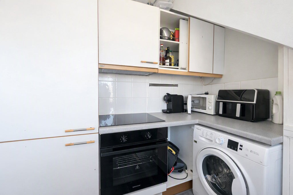 Flat Kingston Road in Greater London