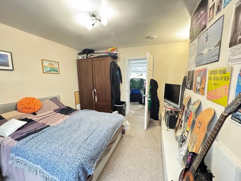 Room Oving Road in Chichester