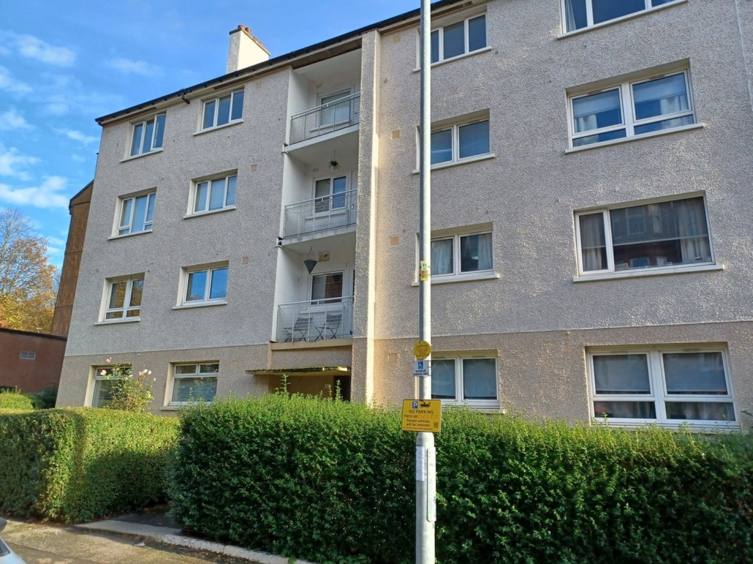 Flat Kildonan Drive in Glasgow