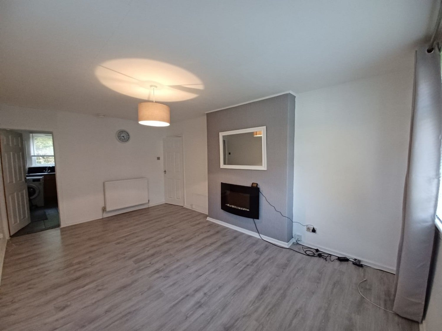 Flat Kildonan Drive in Glasgow