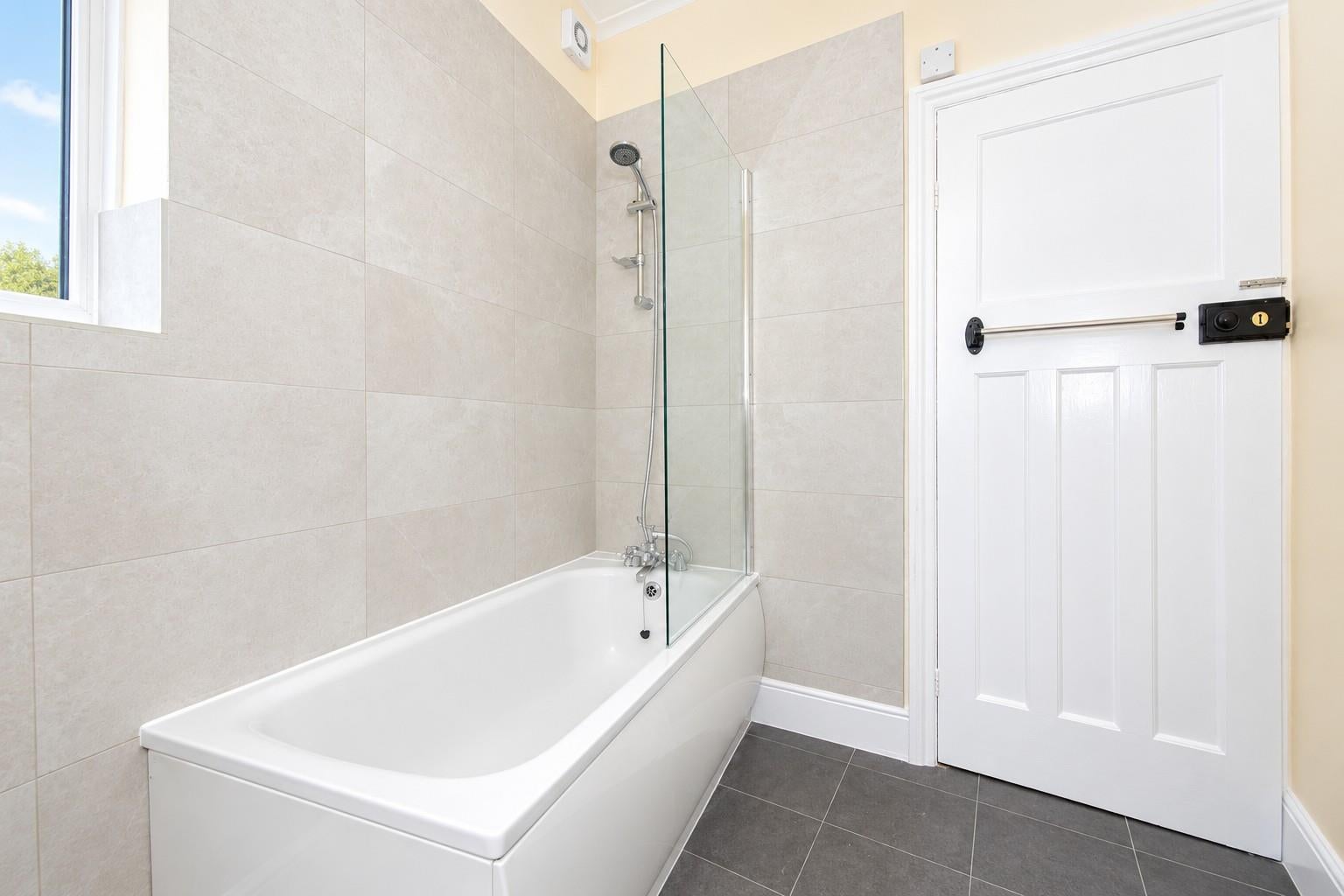 Flat Lodge Causeway in Bristol