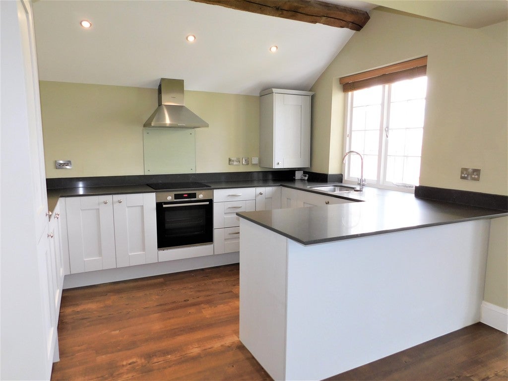 Flat Hamstall Close in Lichfield