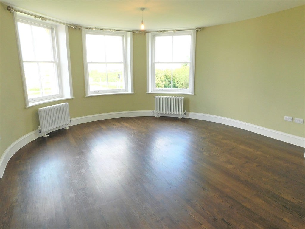 Flat Hamstall Close in Lichfield