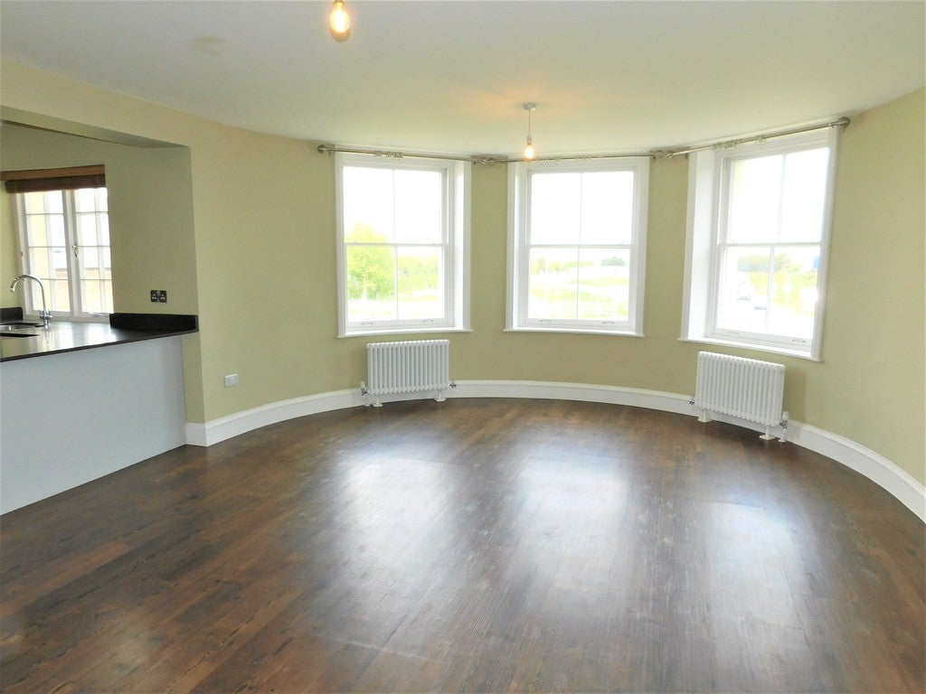 Flat Hamstall Close in Lichfield