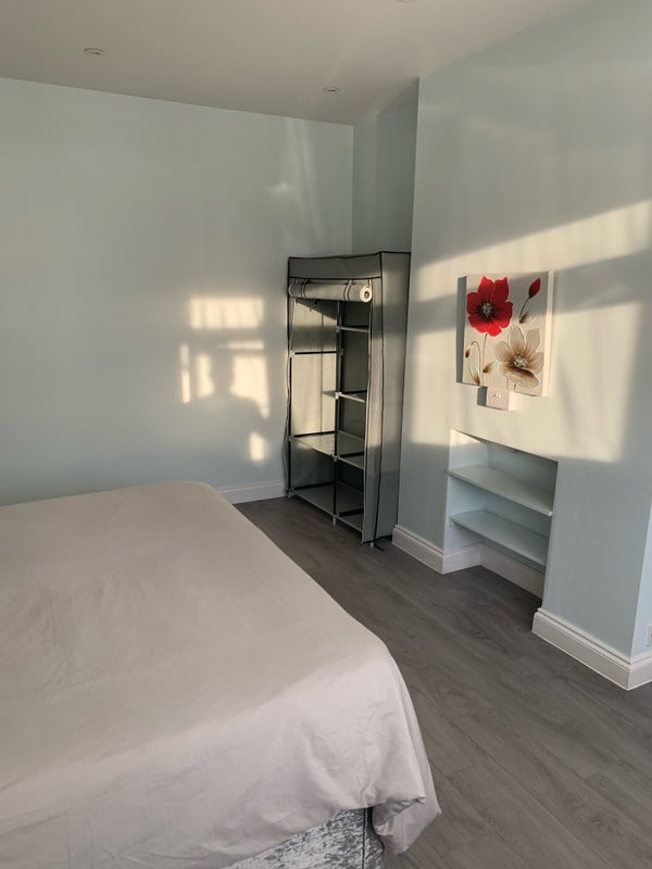 Room Chestnut Grove in Greater London