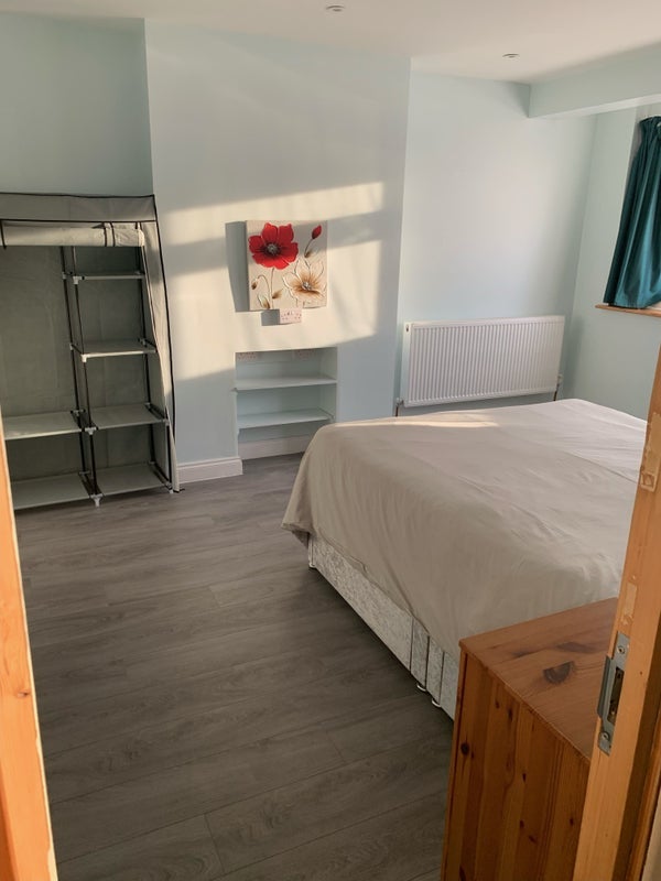 Room Chestnut Grove in Greater London