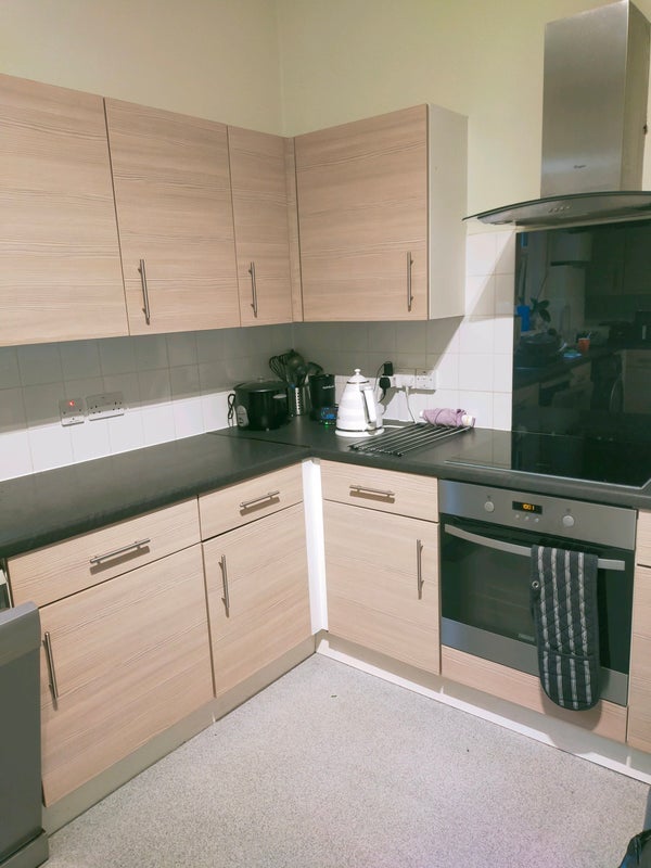 Room Kingscourt Road in Greater London