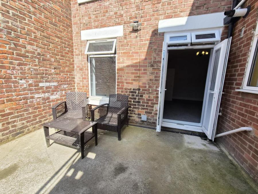 Flat Garden Terrace in North Tyneside