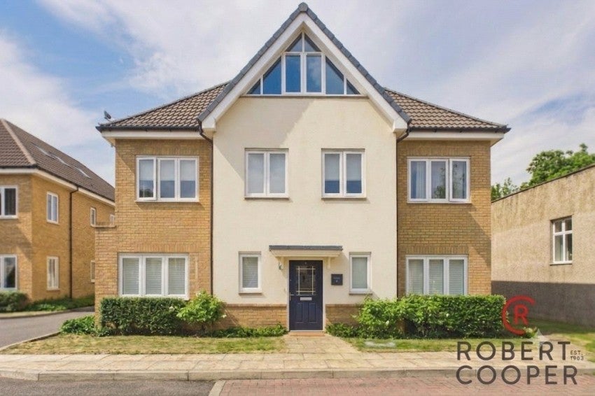 Flat Meadow Gate in Greater London