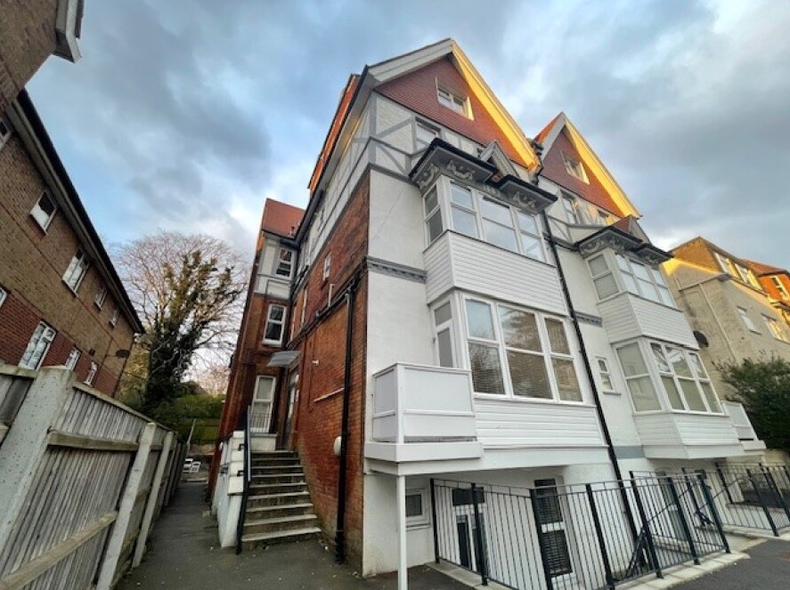 Flat Christchurch Road in Bournemouth