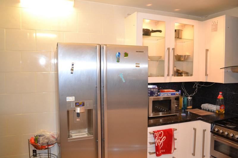 Room Leggatt Road in Greater London