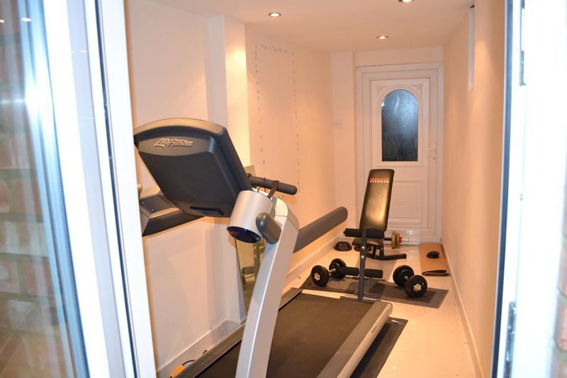 Room Leggatt Road in Greater London