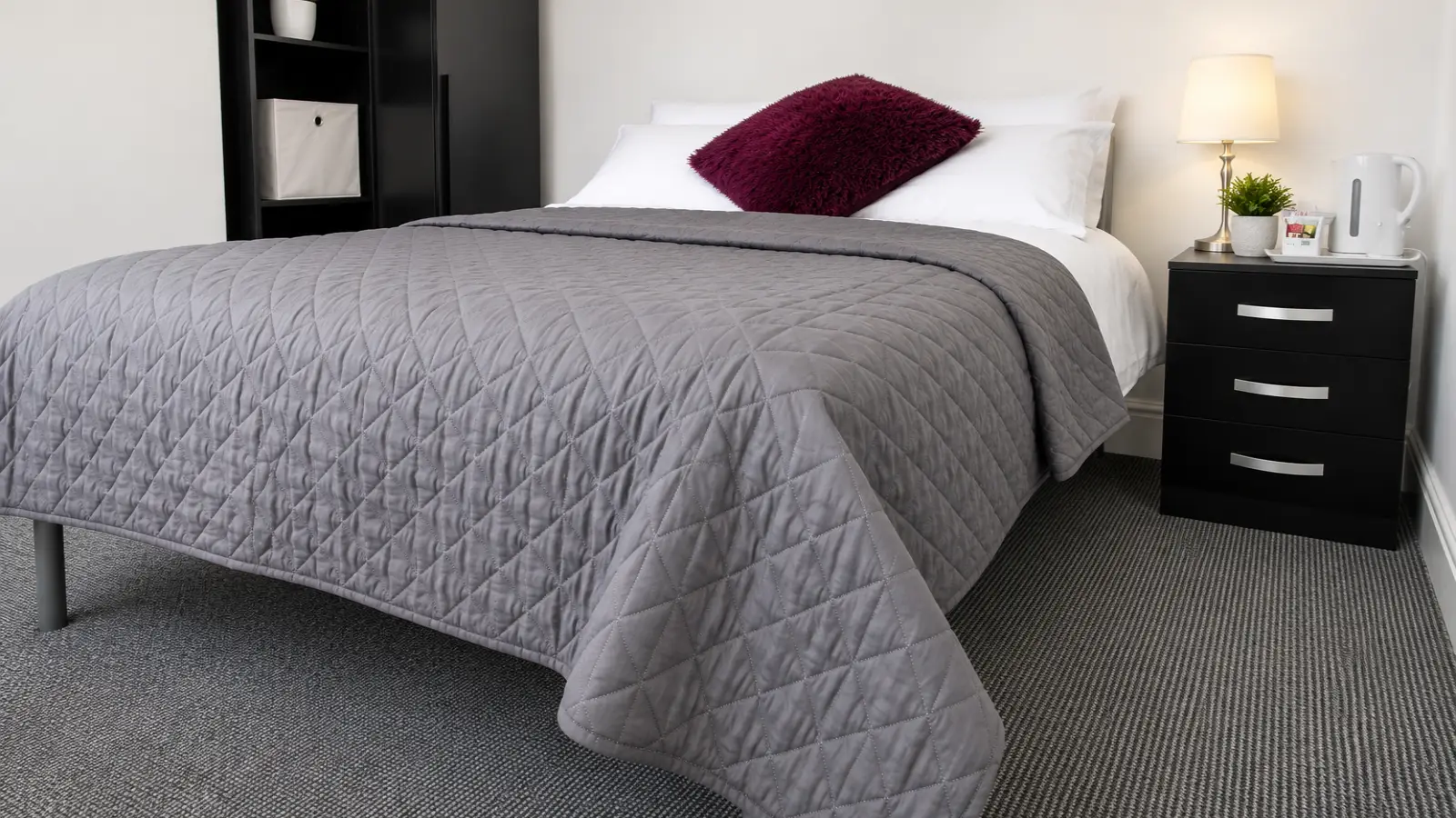 Flat Gabrielle Close in Nottingham