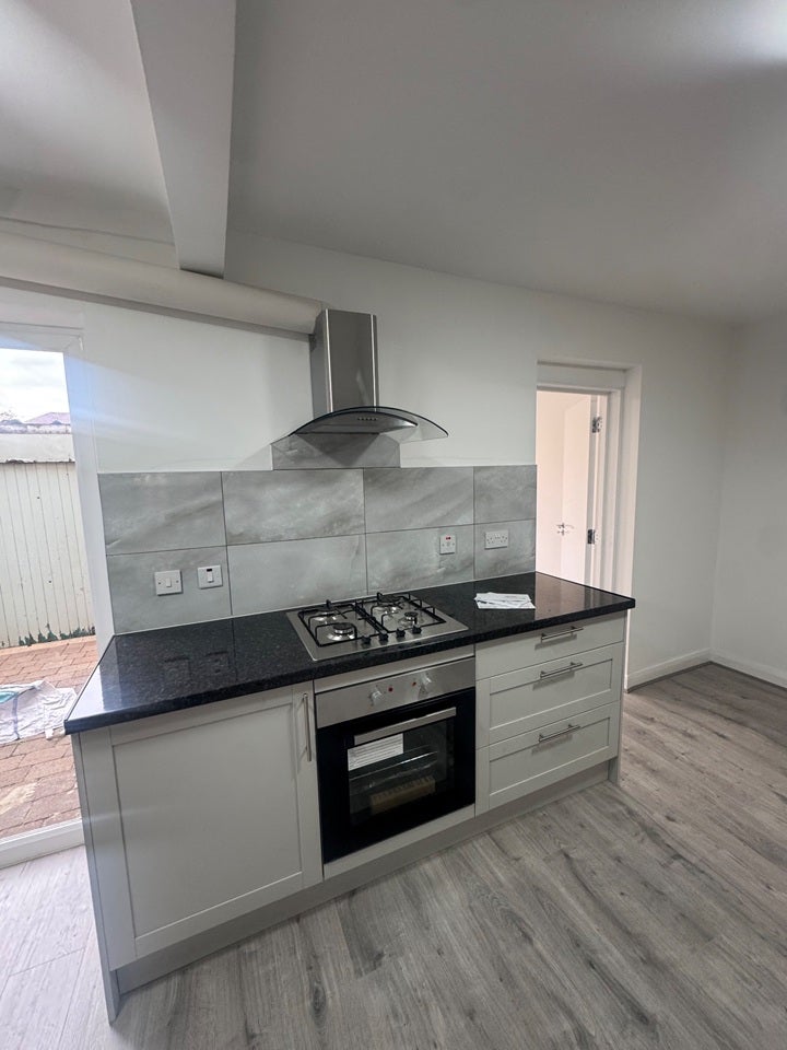 Room Weymouth Road in Greater London