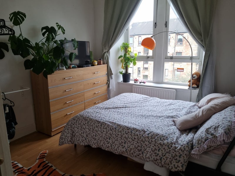Flat Ballindalloch Drive in Glasgow