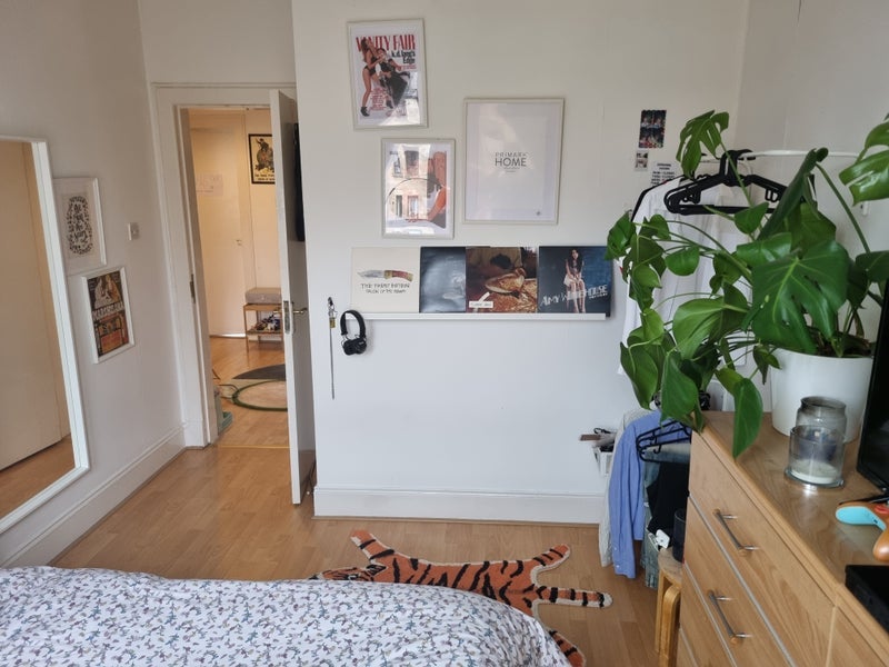 Flat Ballindalloch Drive in Glasgow