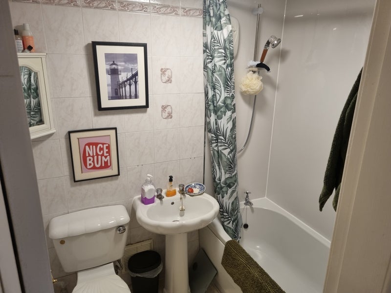 Flat Ballindalloch Drive in Glasgow