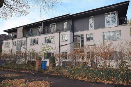 Flat Brantingham Road in Manchester