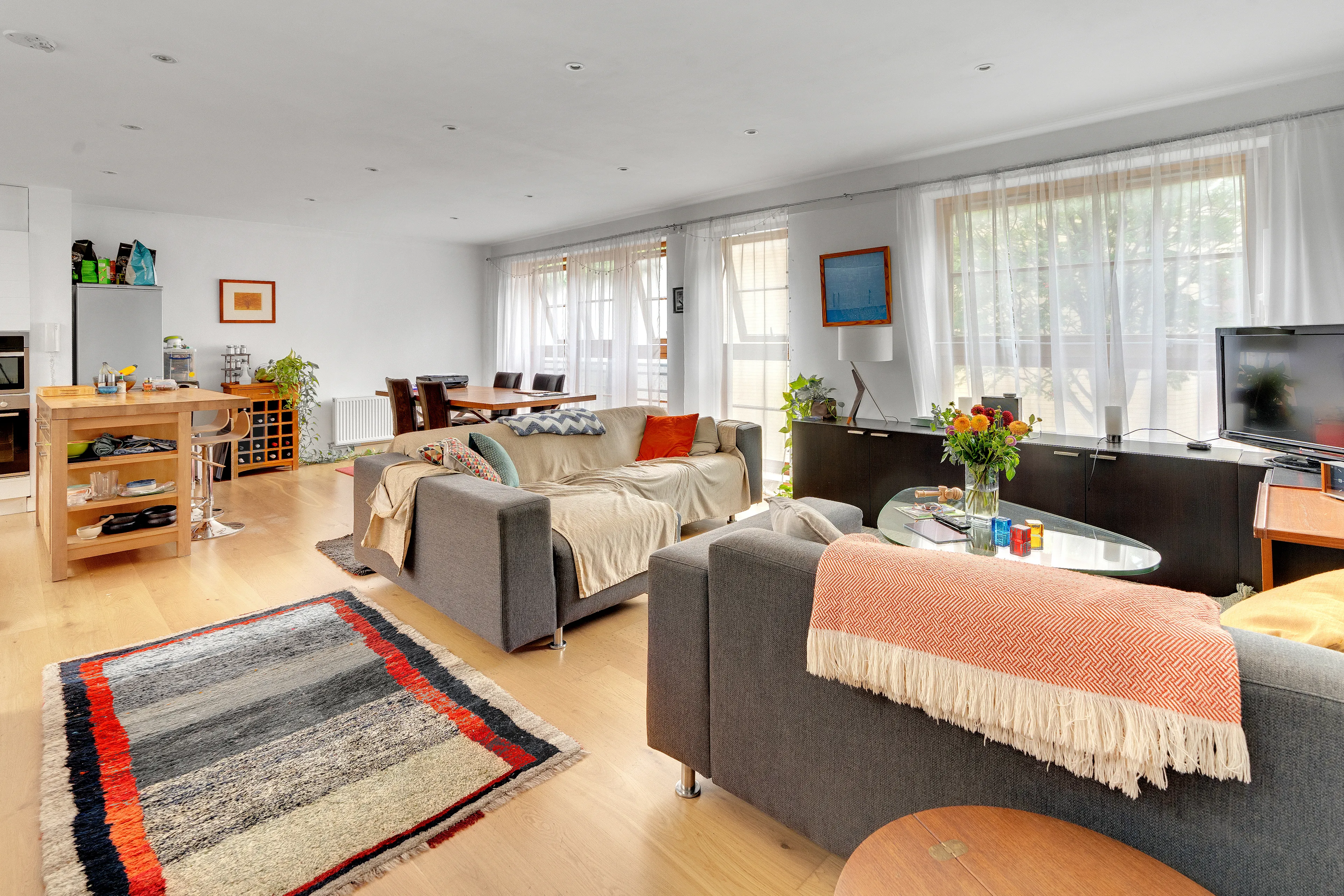 Flat Theberton Street in Greater London