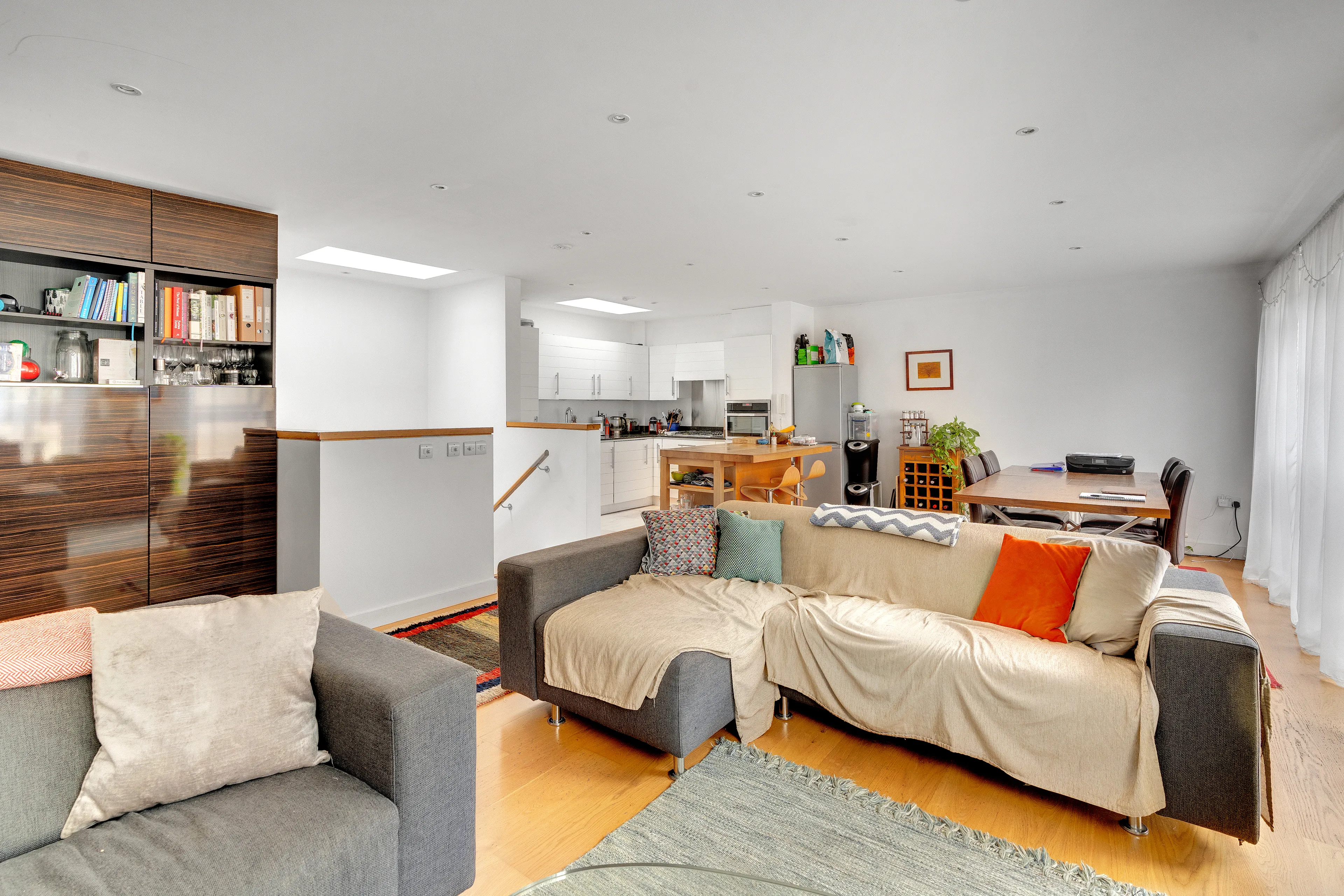Flat Theberton Street in Greater London