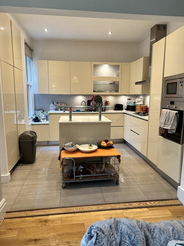 Room Dukes Avenue in Greater London