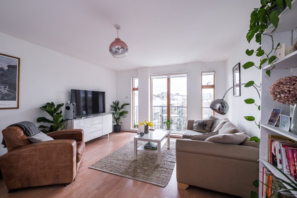 Flat Spital Square in Greater London