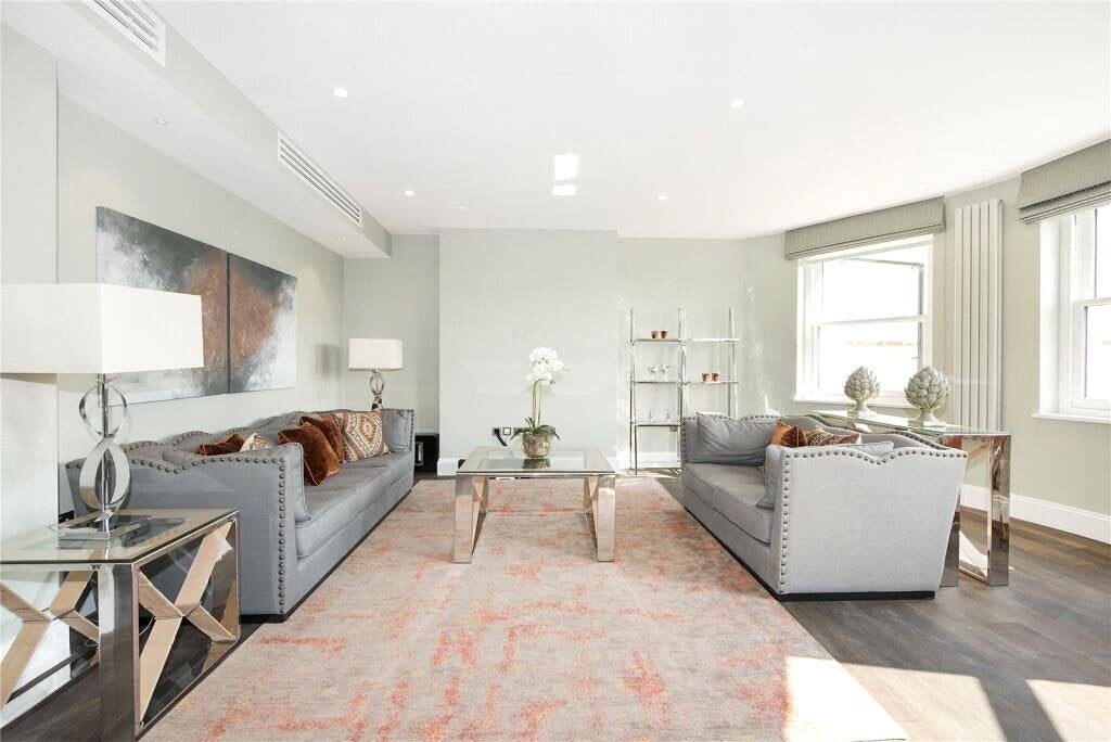 Flat Arkwright Road in Greater London