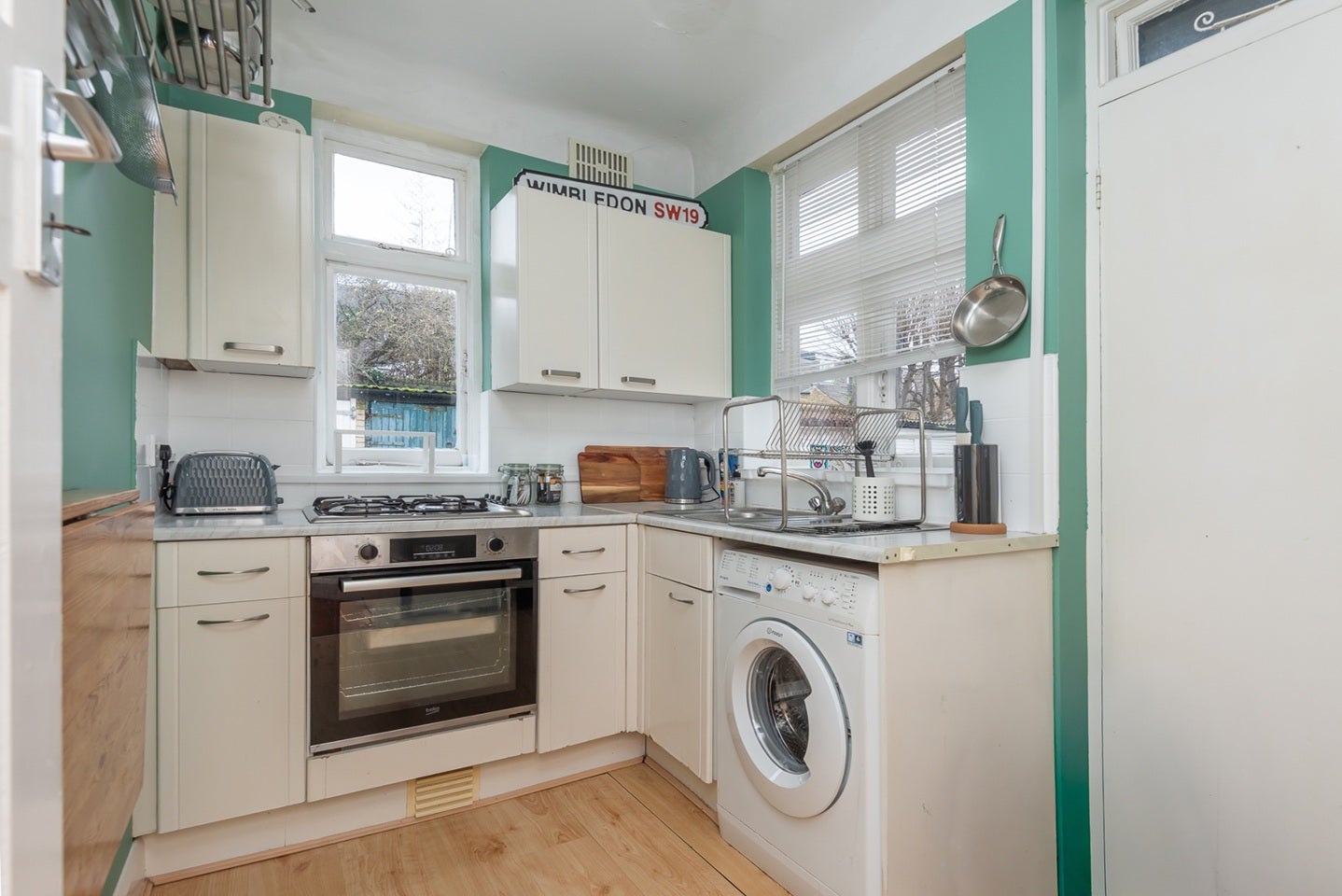 Flat Hamilton Road in Greater London