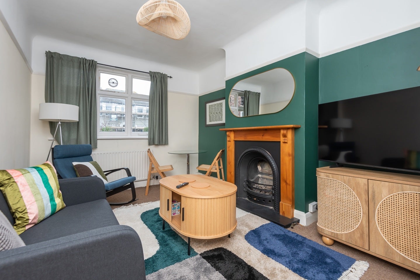 Flat Hamilton Road in Greater London
