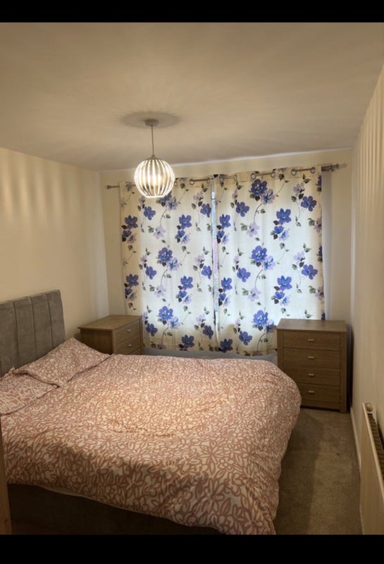 Room Barrowfield Road in Manchester
