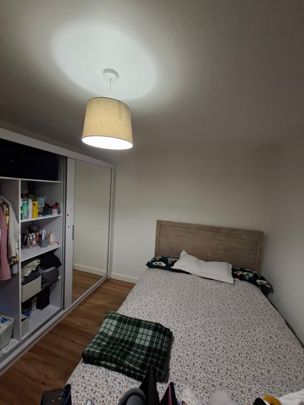 Room Burdiehouse Avenue in City of Edinburgh