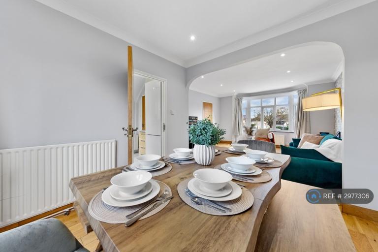 House Layfield Crescent in Greater London