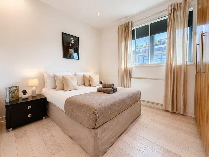 Flat Pentonville Road in Greater London
