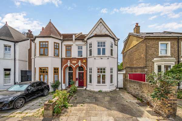 House Marlborough Road in Greater London