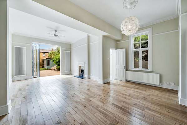 House Marlborough Road in Greater London