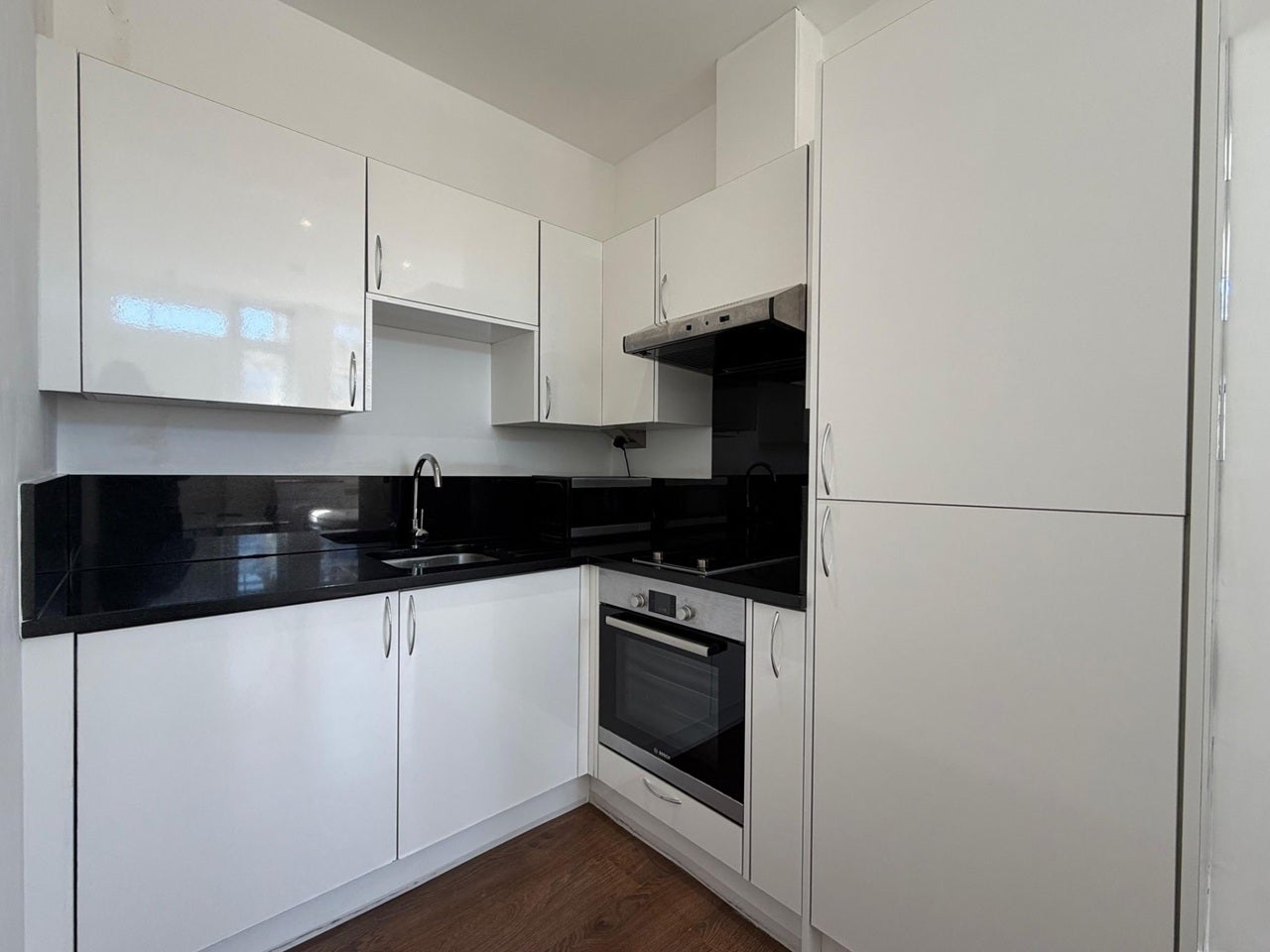Flat Westbourne Court in Greater London