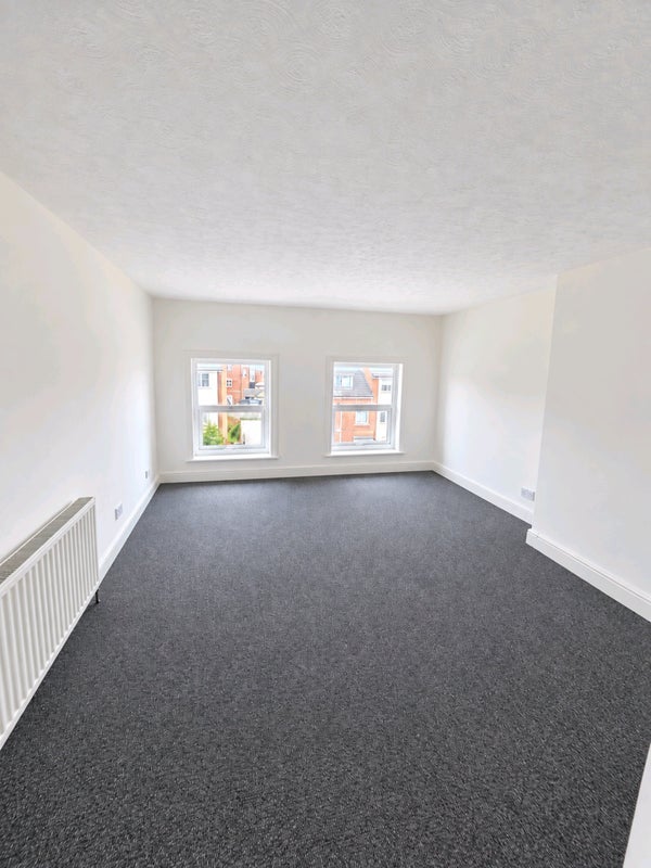Room Oakfield Road in Liverpool