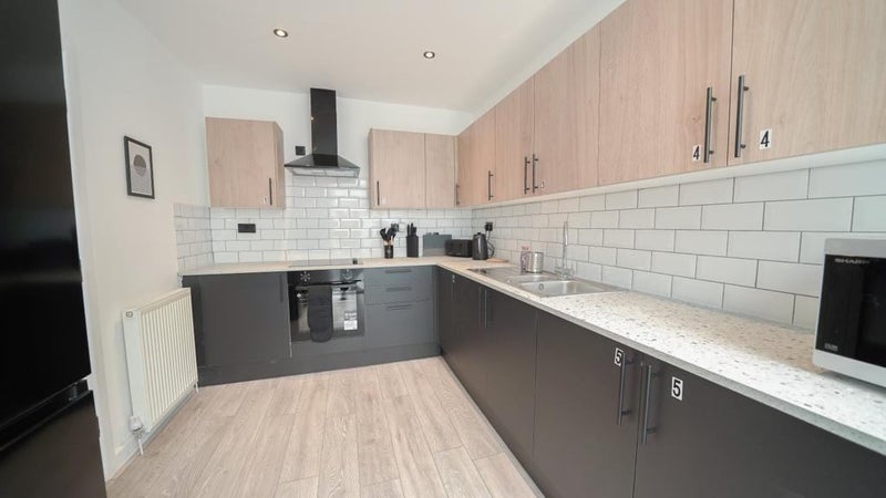 Room Marlborough Road in Gillingham