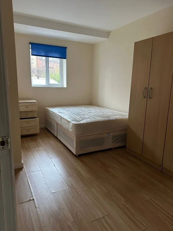 Room Park Avenue in Greater London