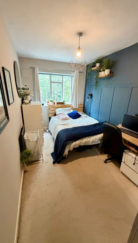 Room Chelsham Road in Greater London
