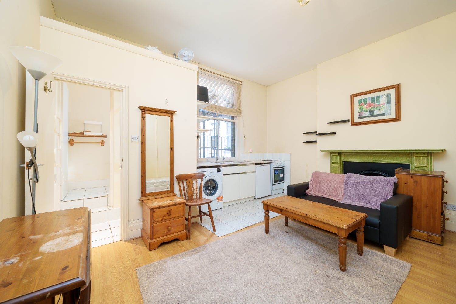 Flat De Vere Gardens in Greater London