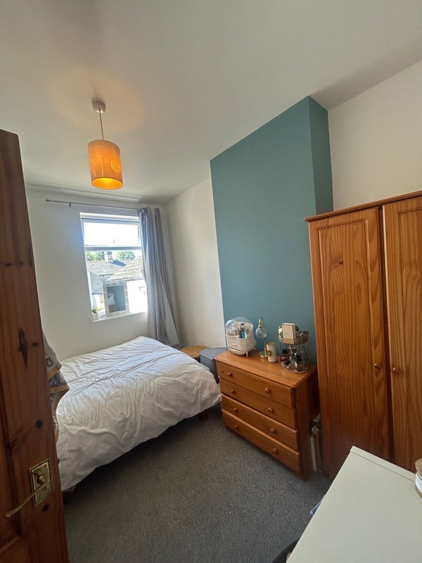 Room Manor Street in Cardiff
