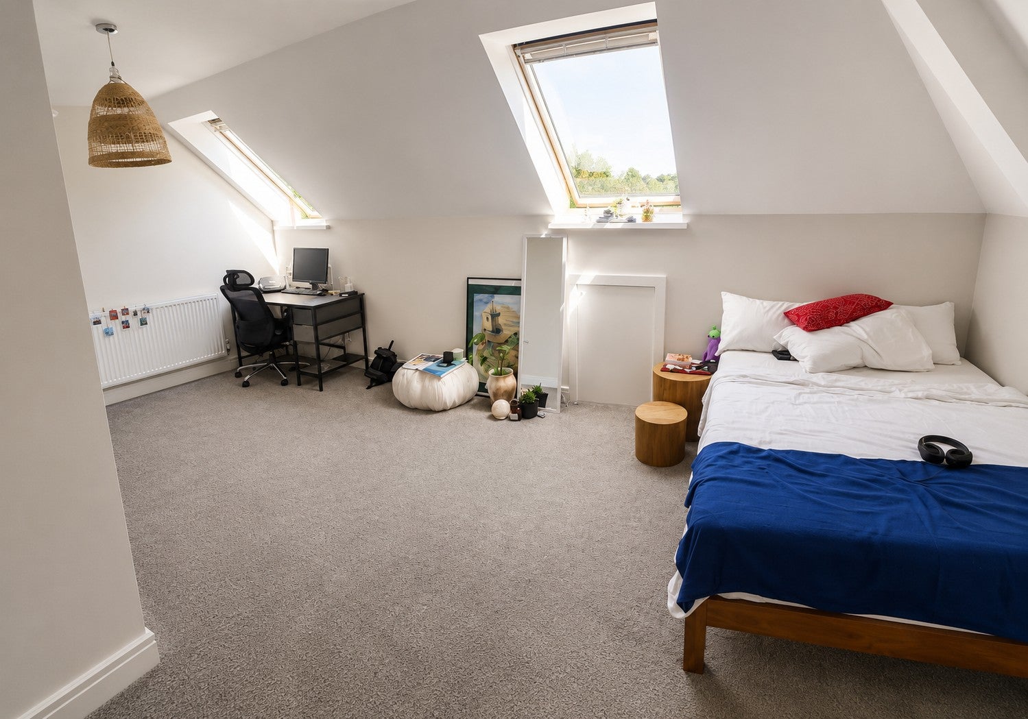 Flat Porcupine Close in Greater London