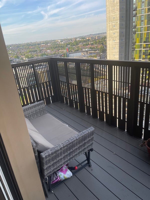 Room Fountain Park Way in Greater London