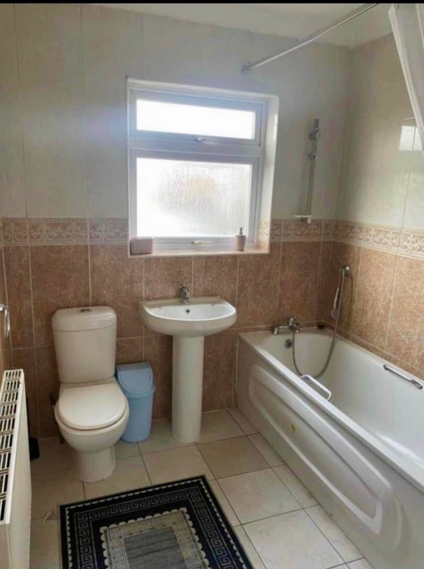 Room Great Cambridge Road in Greater London