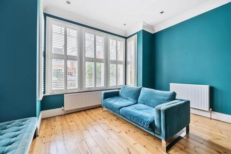 Flat Kings Road in Greater London