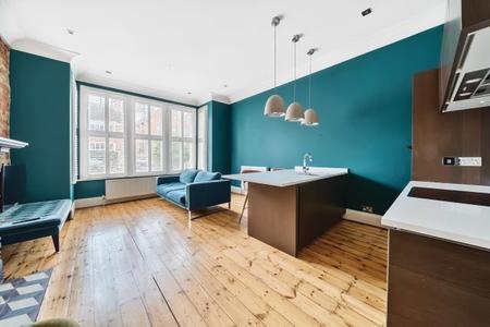 Flat Kings Road in Greater London